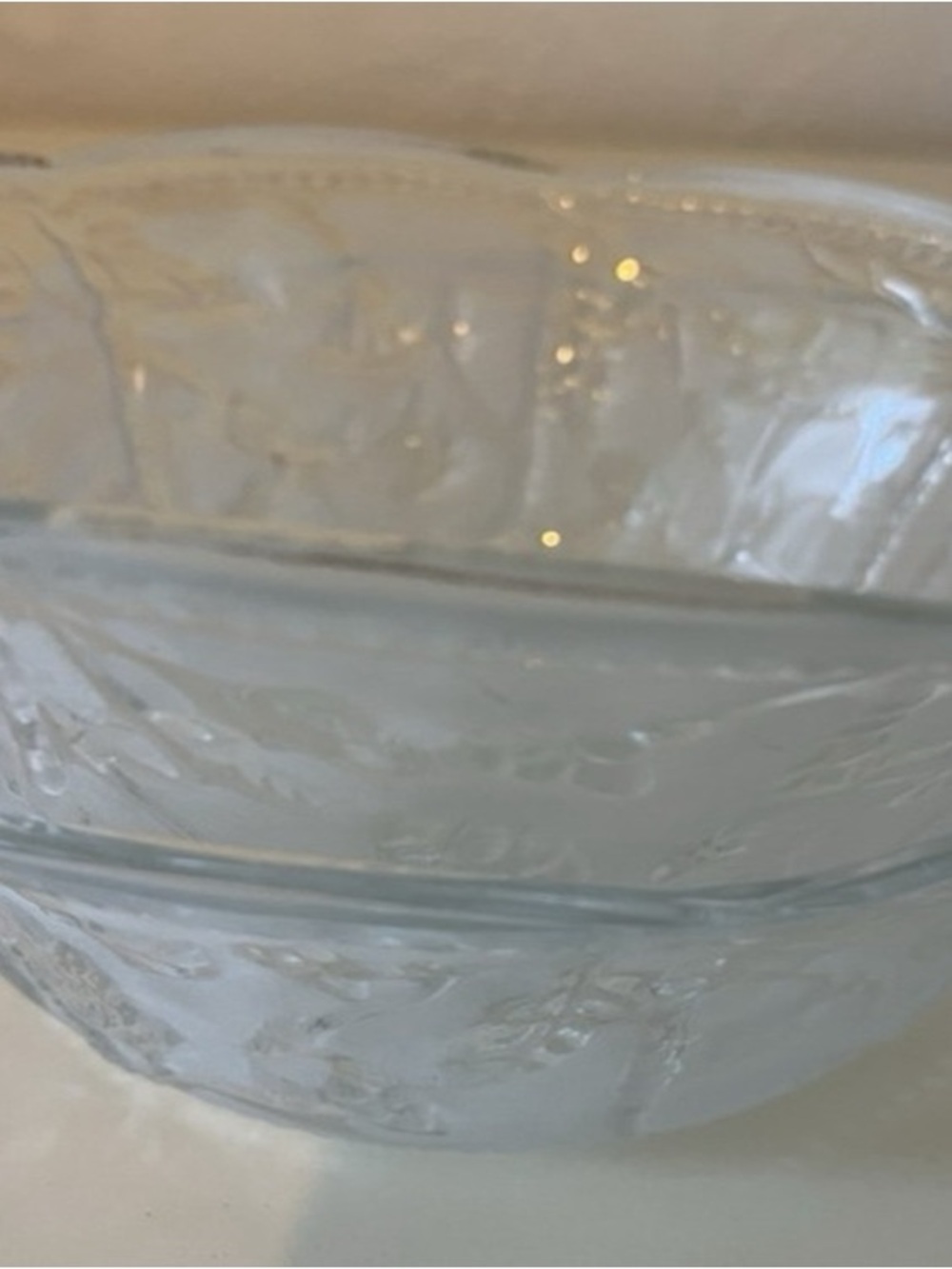 Clear Decorative Glass Bowl – Elegant Frosted Design
